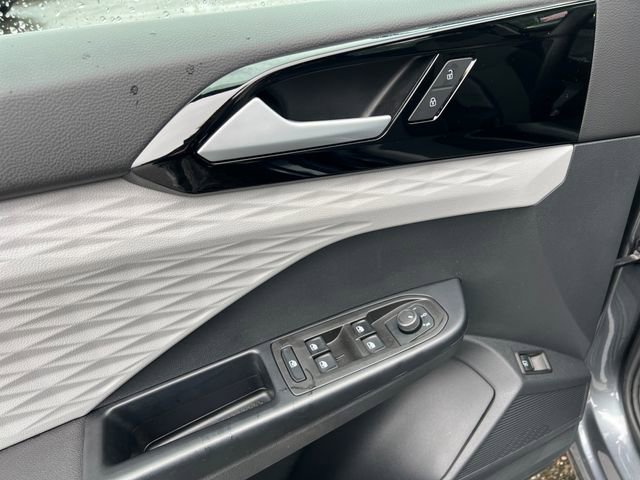 Used 2024 Volkswagen Taos S FWD image 33