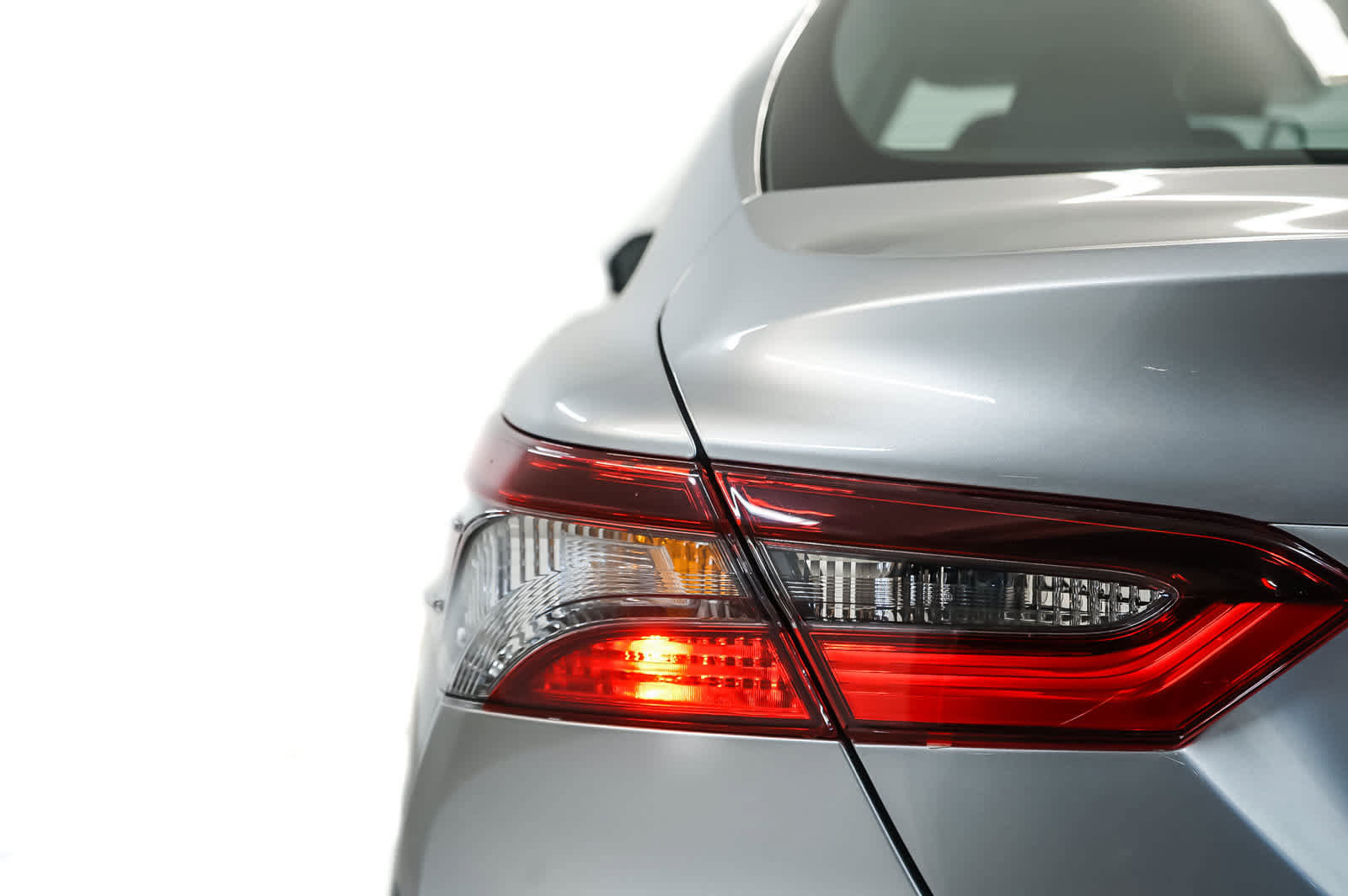 Used 2024 Toyota Camry LE FWD image 11