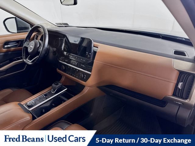 Used 2023 Nissan Pathfinder Platinum image 32