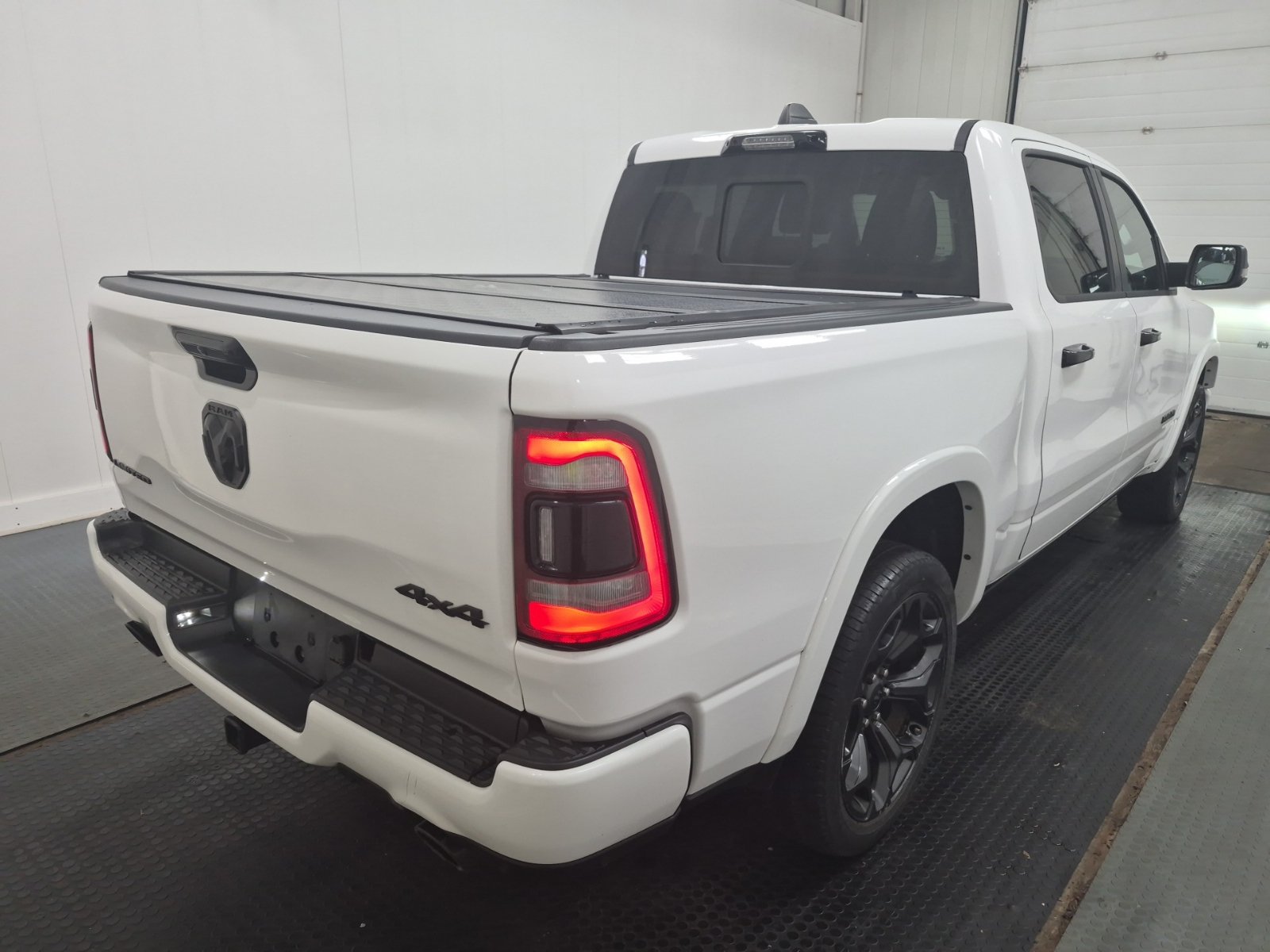 Used 2023 RAM 1500 Limited AWD/4WD image 3