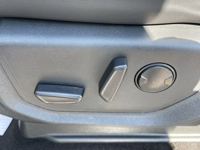 Used 2023 Ford Expedition Max XLT image 12