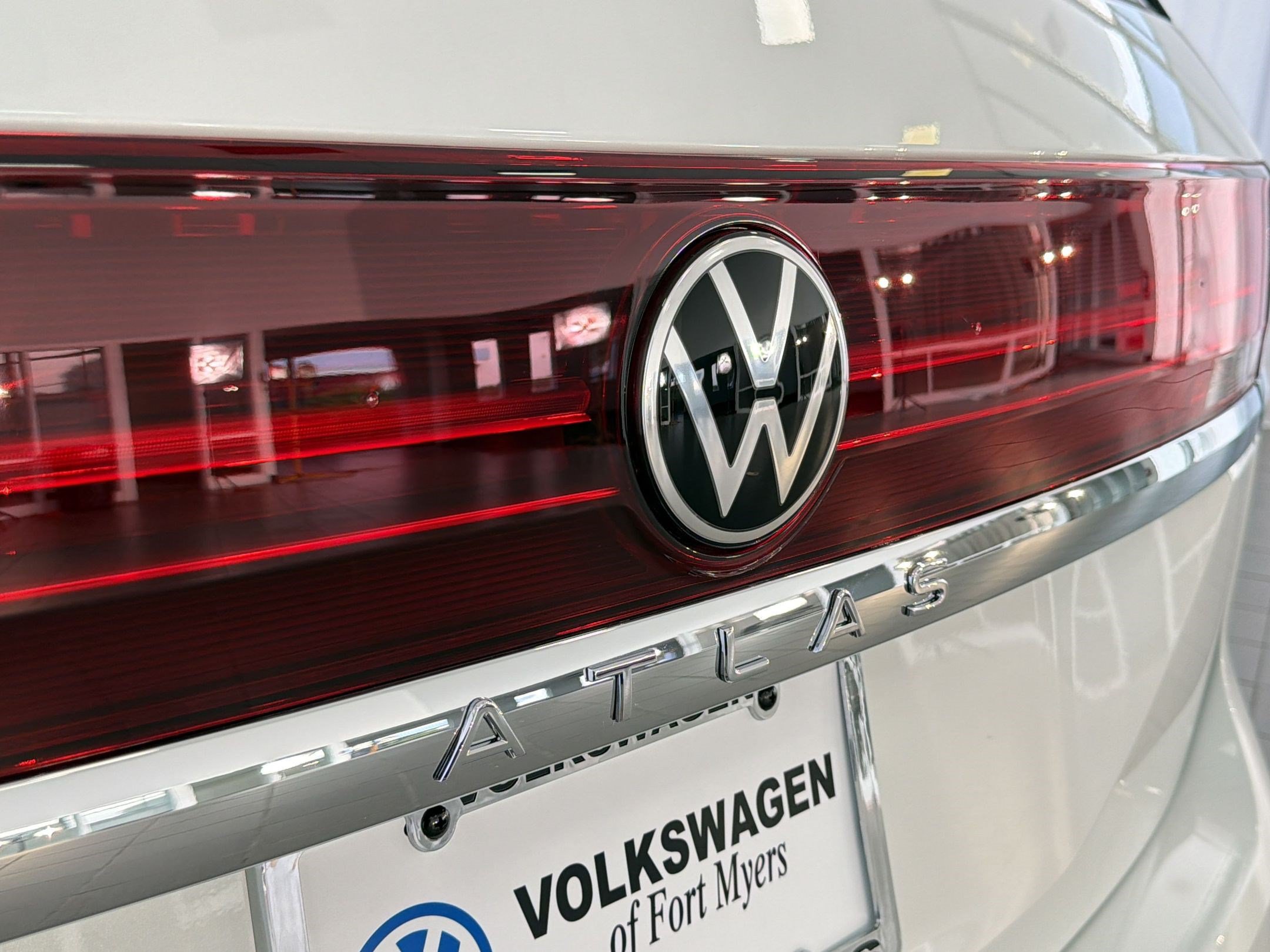 New 2026 Volkswagen Atlas SE FWD image 36