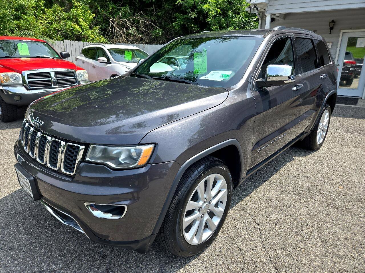 Used 2017 Jeep Grand Cherokee Limited image 1
