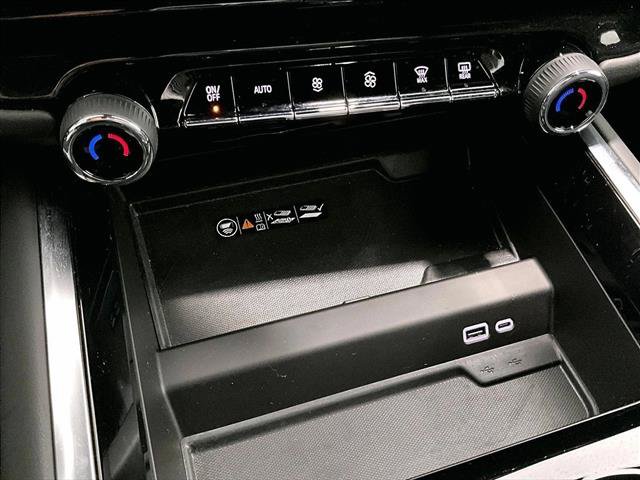 Used 2025 Chevrolet Suburban RST RWD image 26