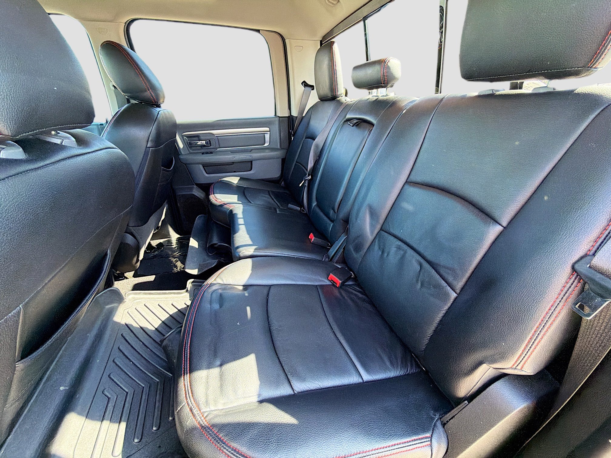 Used 2019 RAM 1500 Classic SLT w/ Luxury Group image 19