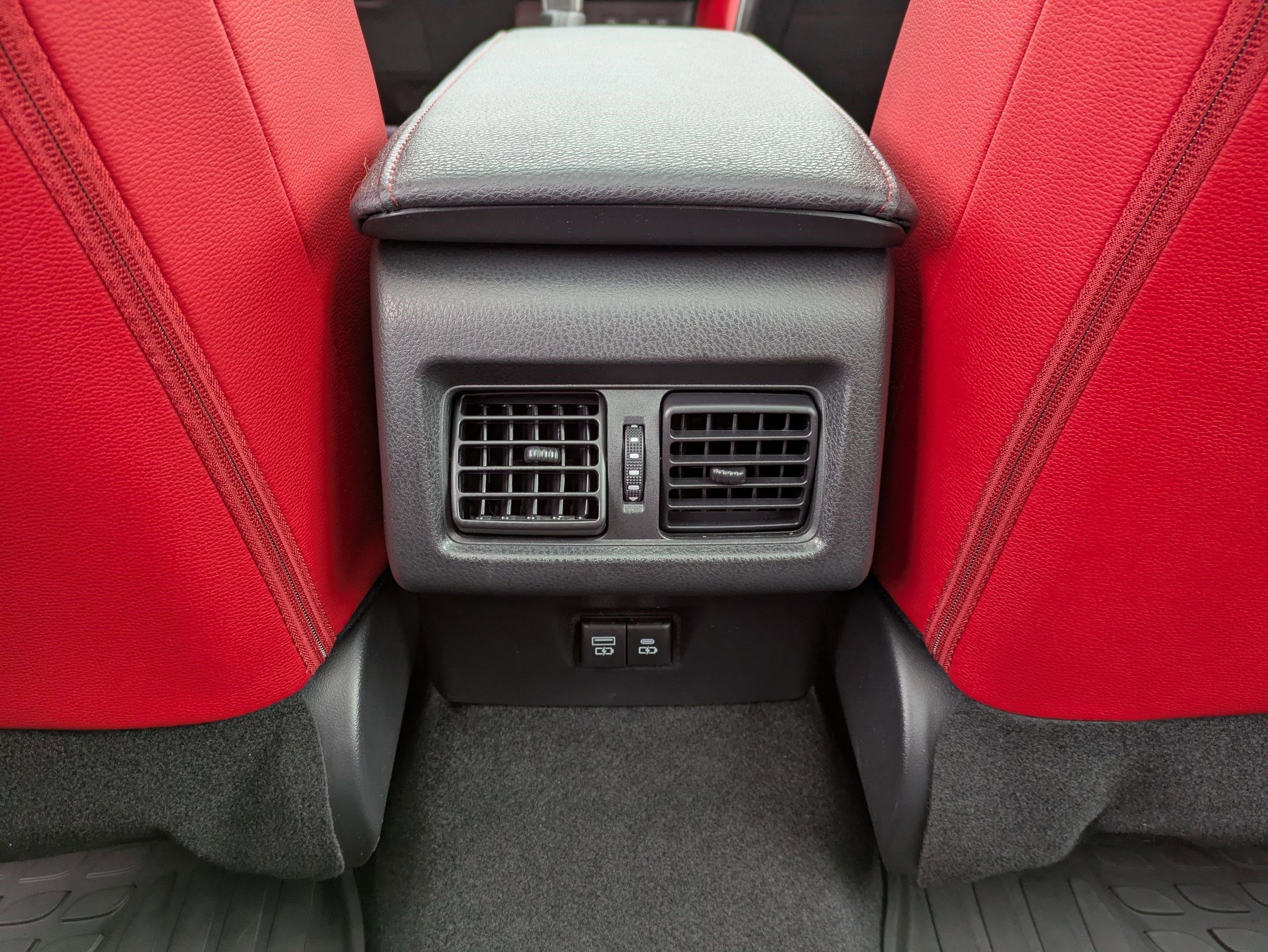 Used 2025 Toyota Camry XSE image 18