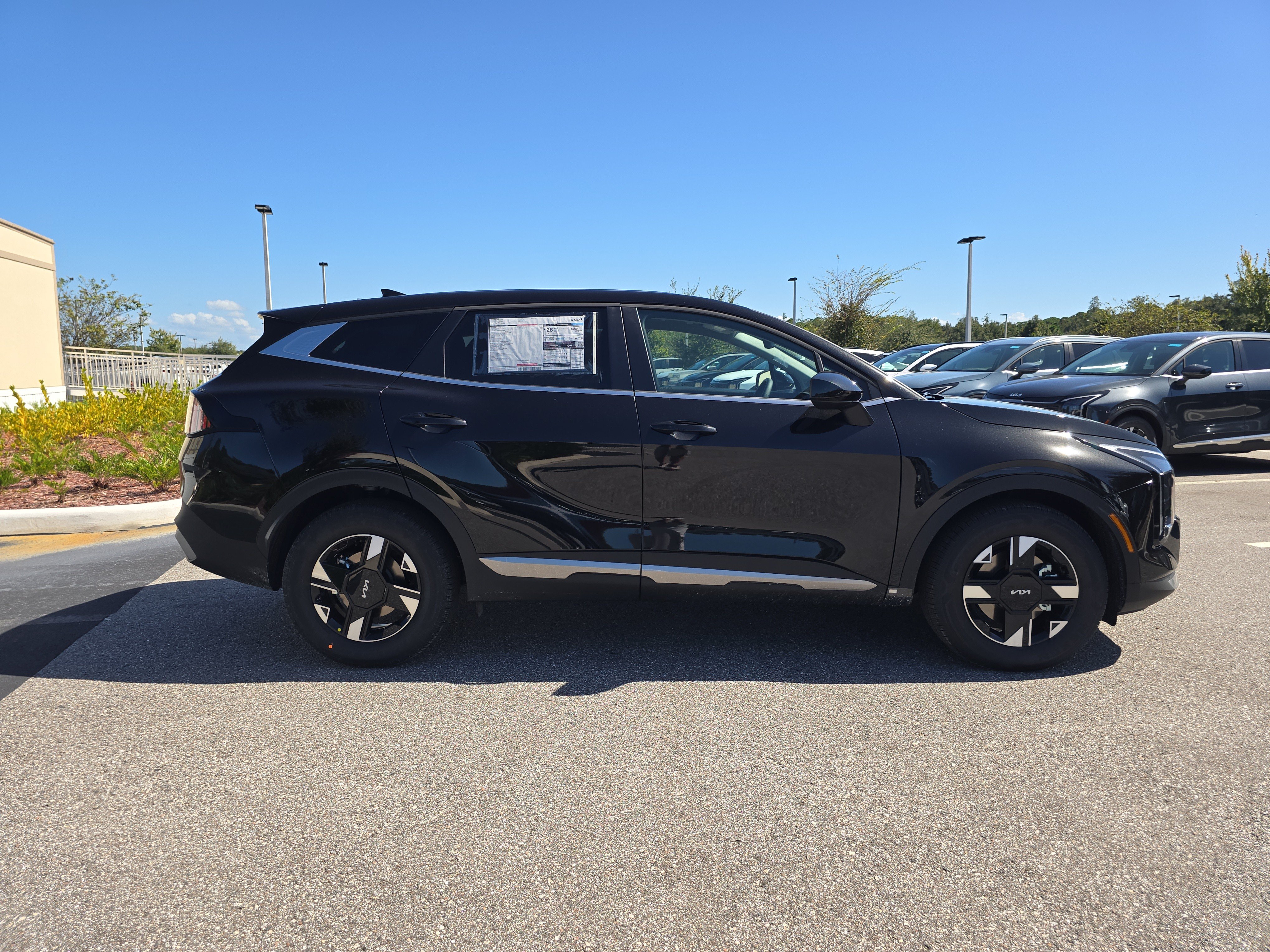 New 2027 Kia Sportage LX FWD image 9