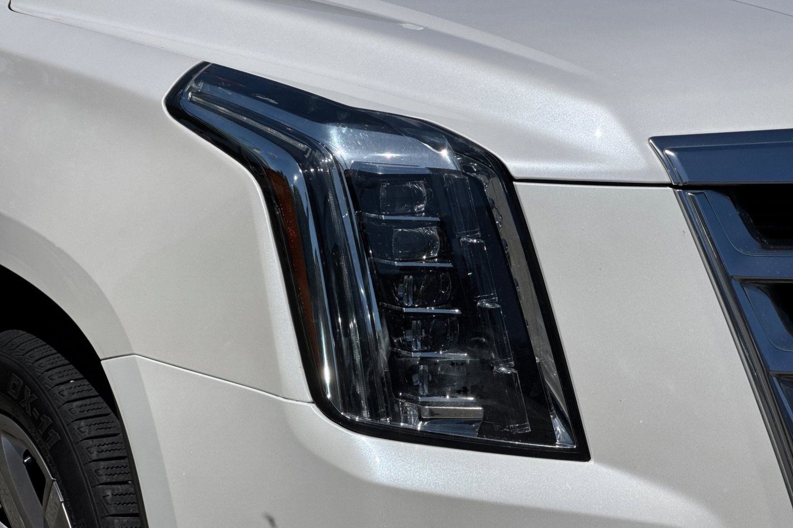 Used 2017 Cadillac Escalade Premium Luxury image 9