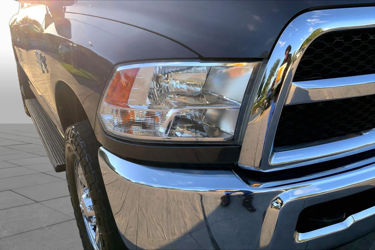 Used 2017 RAM 2500 Tradesman w/ Chrome Appearance Group AWD/4WD image 27