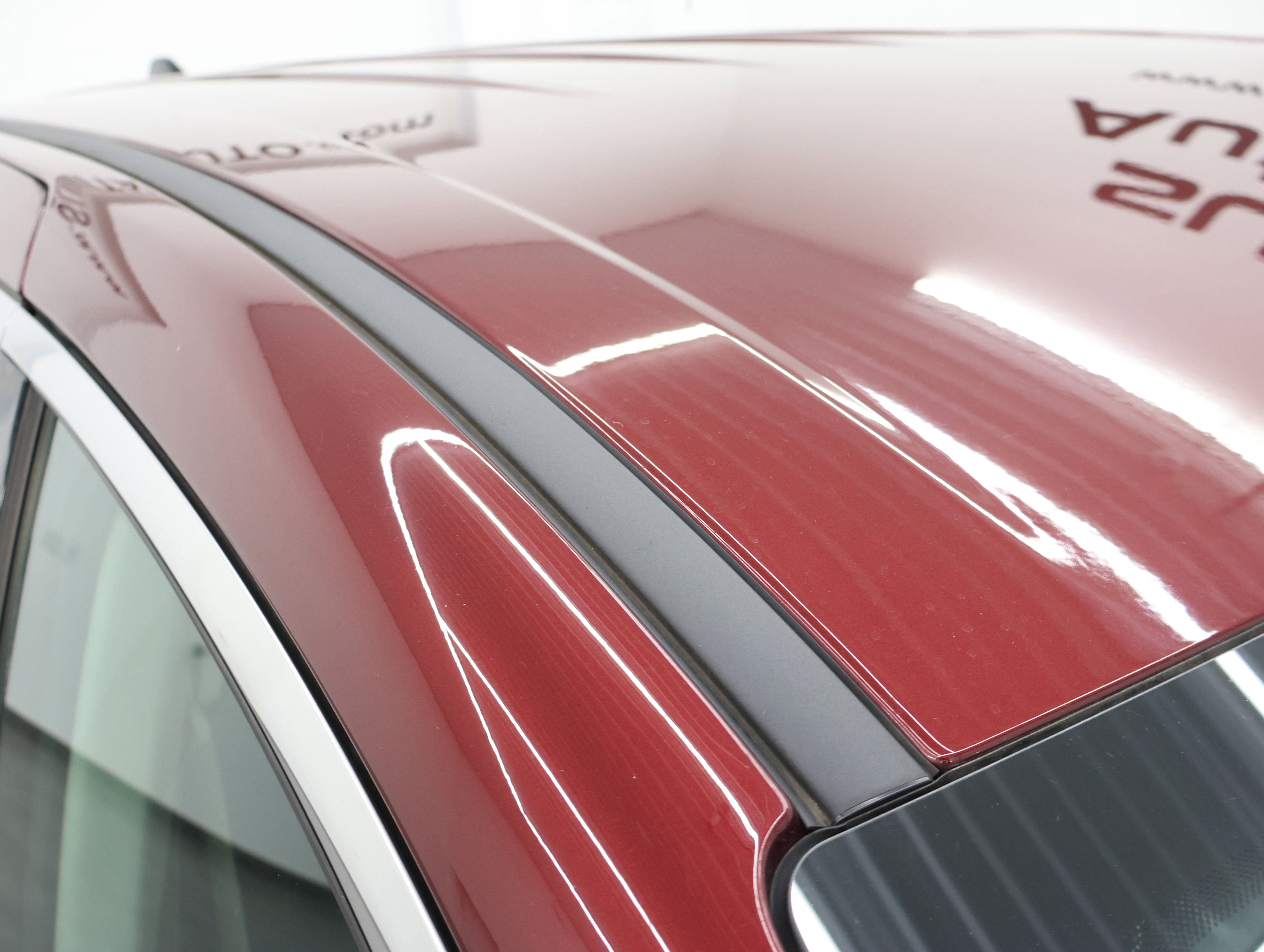 Used 2023 Chrysler Pacifica Touring-L AWD/4WD image 4