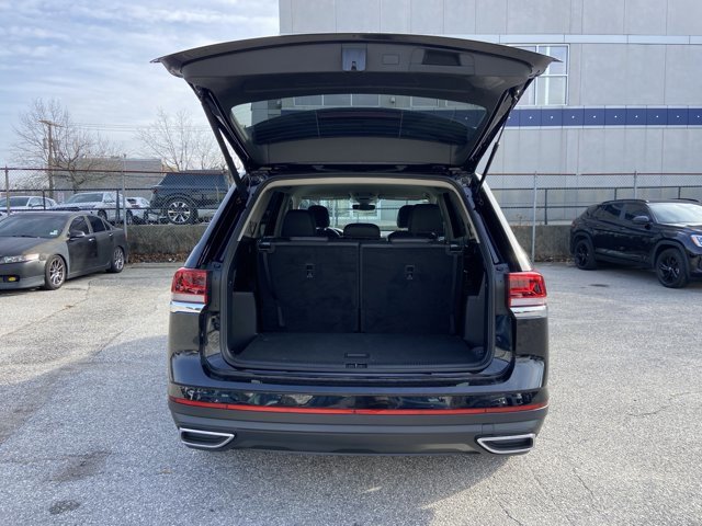 Used 2025 Volkswagen Atlas SE image 32