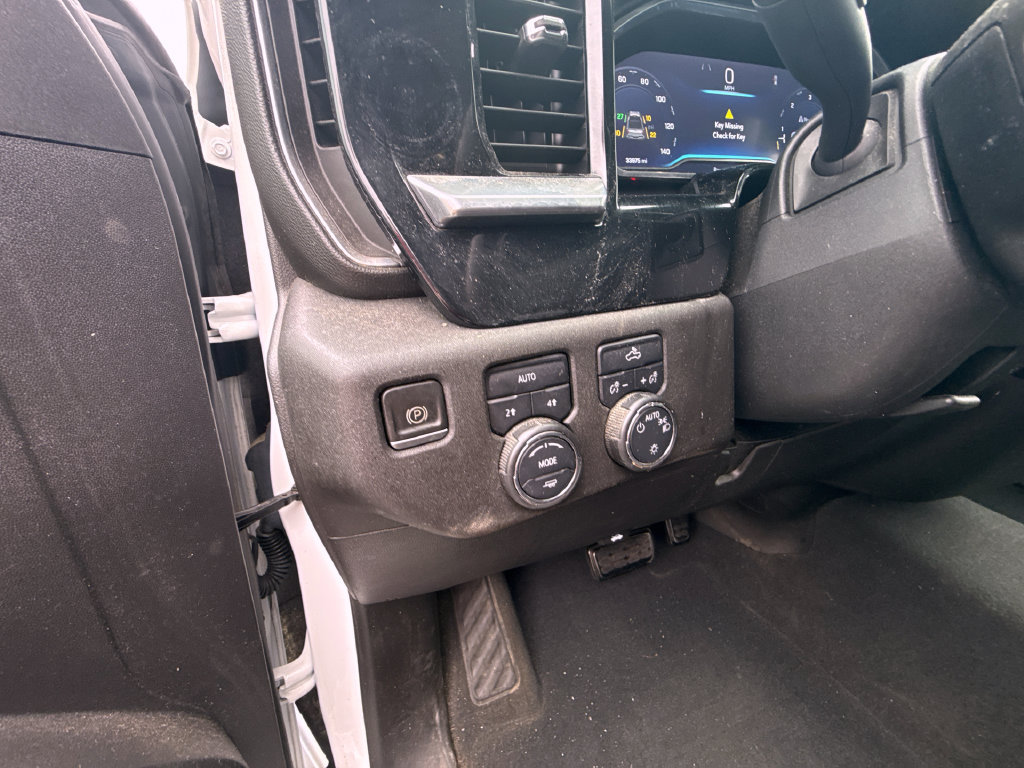 Used 2023 Chevrolet Silverado 1500 LT AWD/4WD image 16
