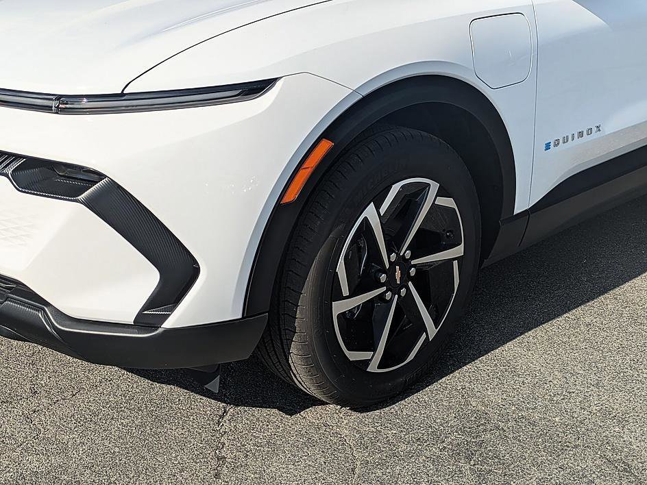 New 2026 Chevrolet Equinox EV LT FWD image 9