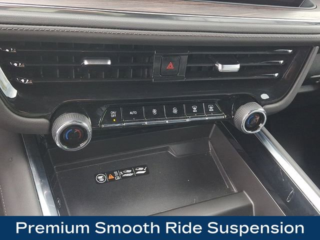 Used 2025 Chevrolet Suburban Z71 AWD/4WD image 14