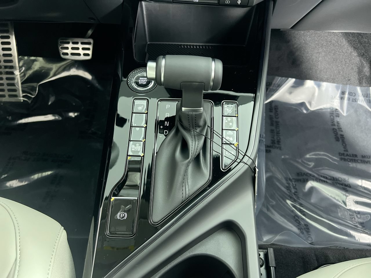 Certified 2025 Kia Niro EX Touring FWD image 23
