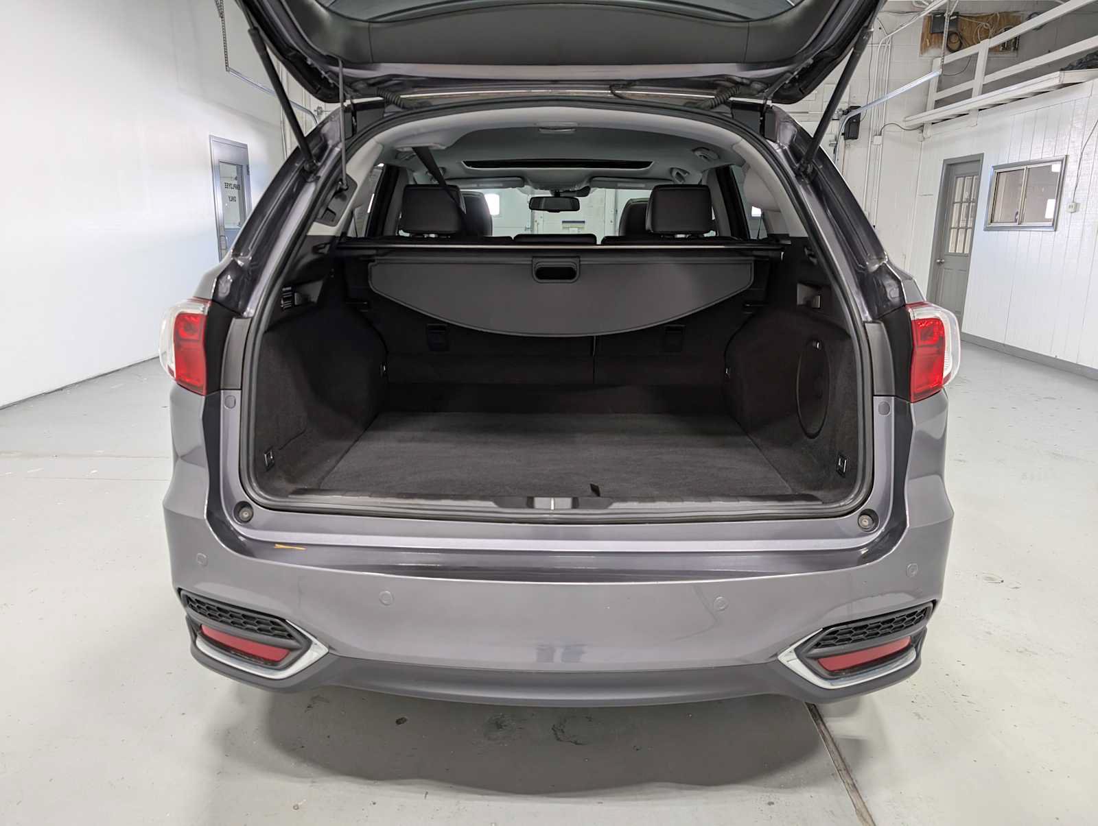 Used 2017 Acura RDX w/ Advance Package AWD/4WD image 39