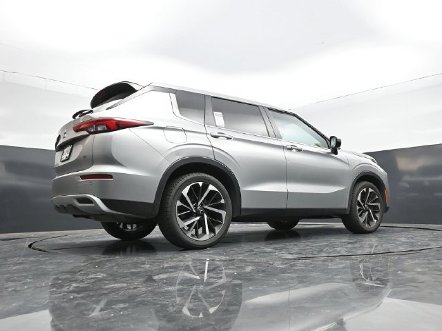 Used 2024 Mitsubishi Outlander SE FWD image 58