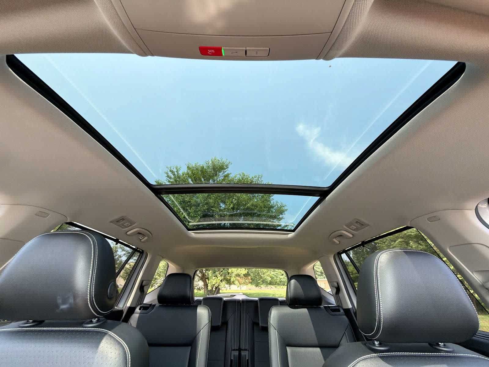Used 2022 Volkswagen Atlas SE w/ Panoramic Sunroof Package AWD/4WD image 16