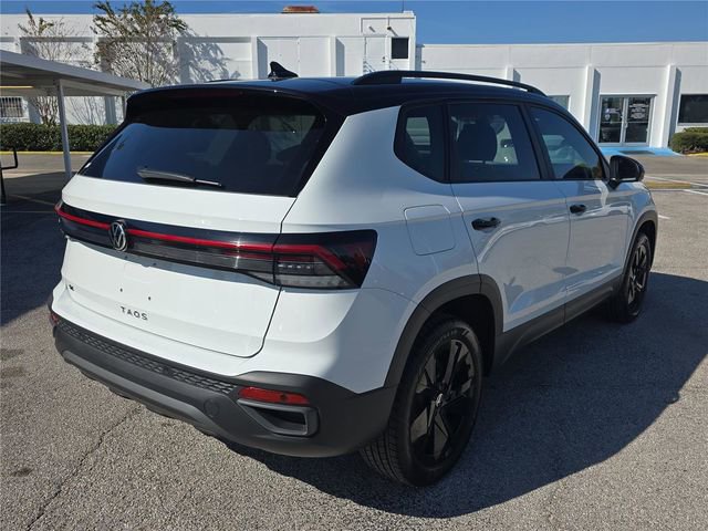New 2026 Volkswagen Taos SE FWD image 3