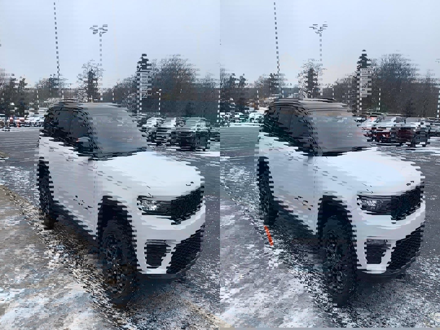 New 2025 Jeep Grand Cherokee Limited image 3