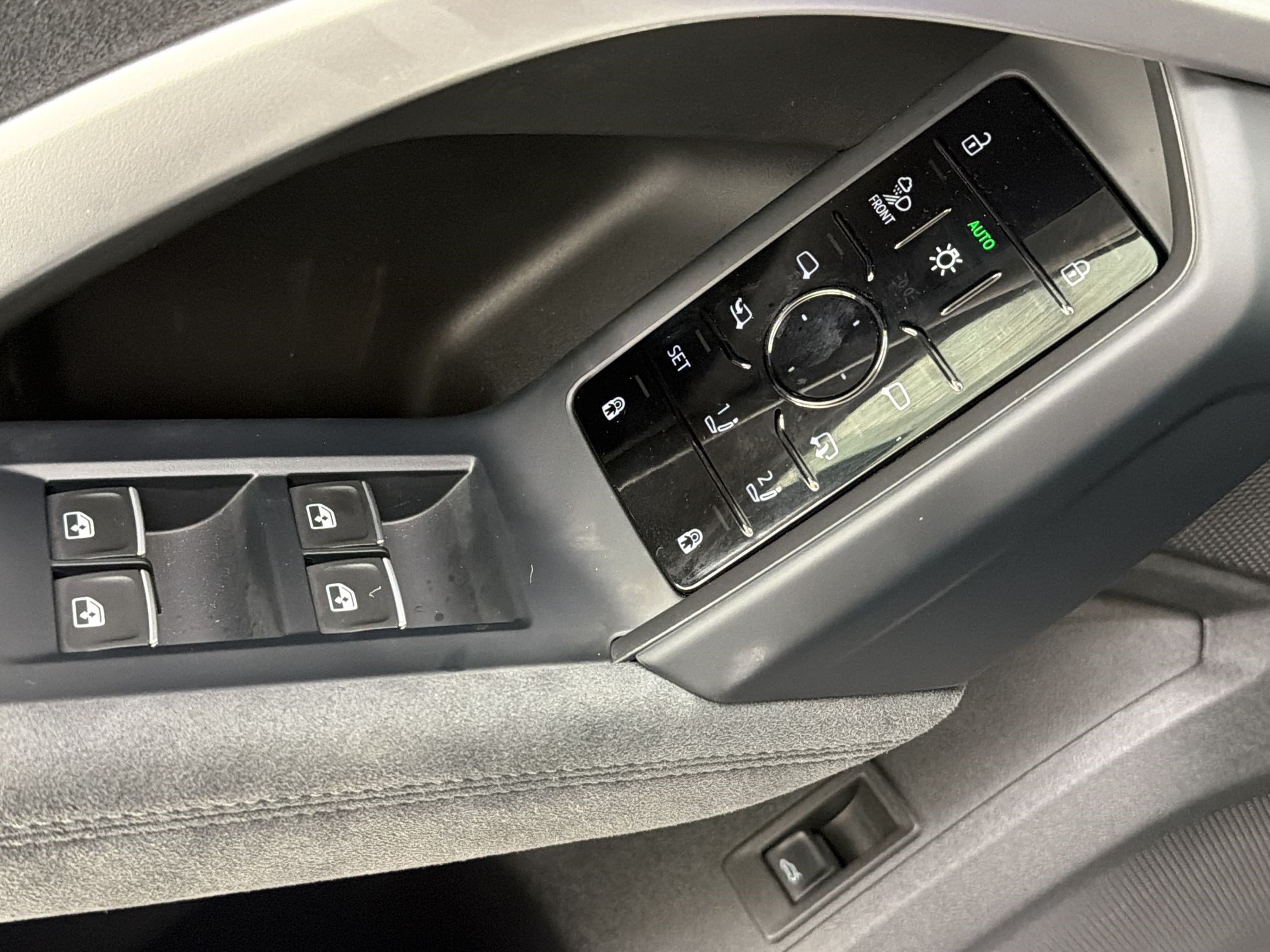 New 2026 Audi SQ5 Prestige AWD/4WD image 15