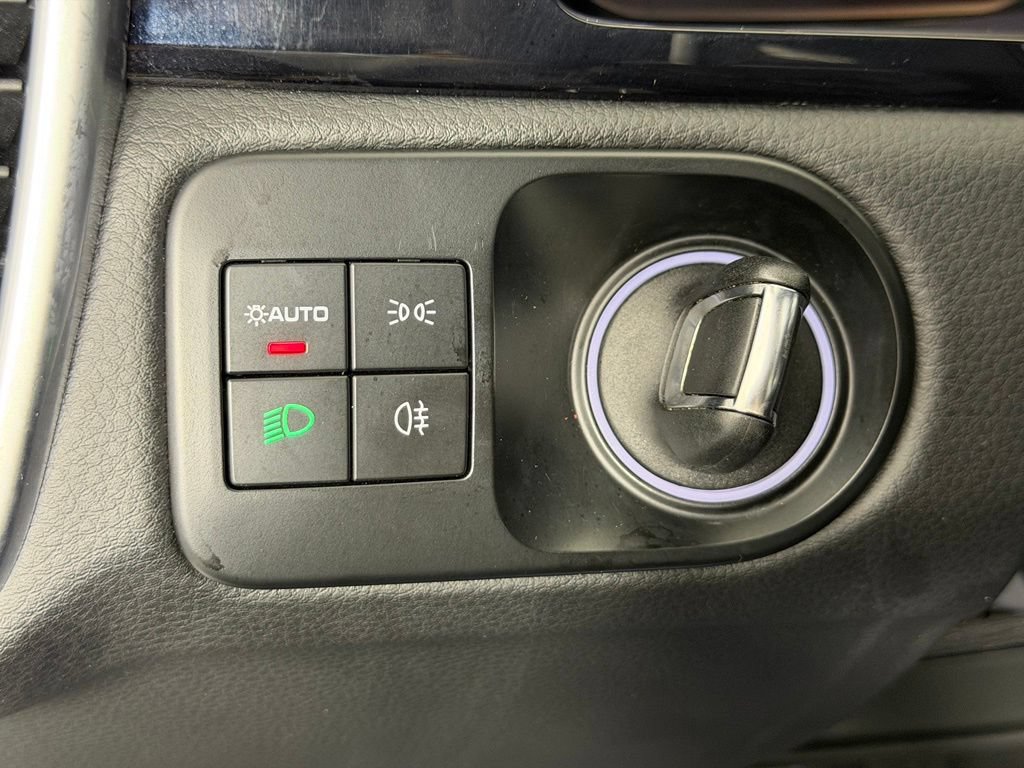 Certified 2023 Porsche Cayenne AWD/4WD image 26