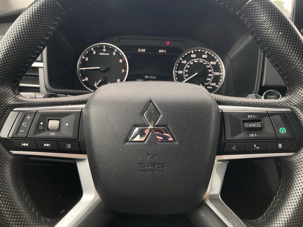 Used 2024 Mitsubishi Outlander SE Black Edition FWD image 14