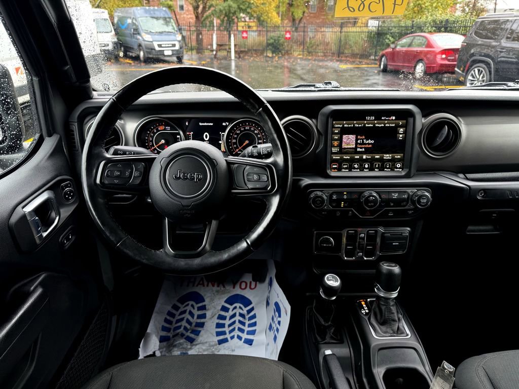 Used 2022 Jeep Wrangler Unlimited Sport image 15