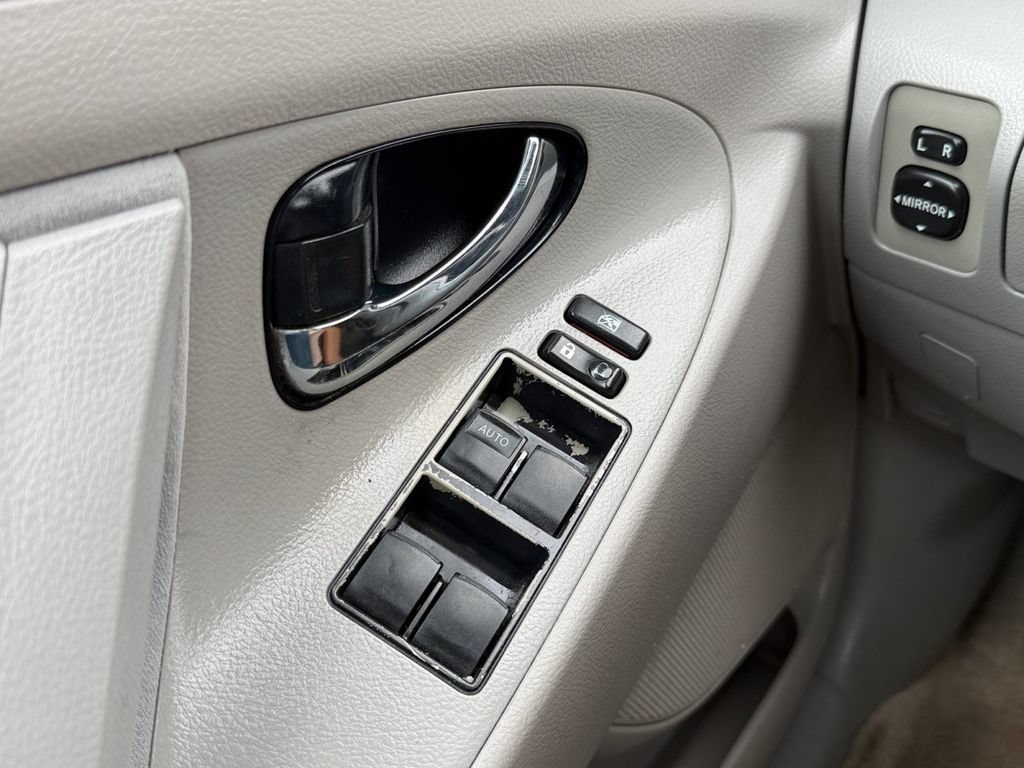 Used 2009 Toyota Camry FWD image 17
