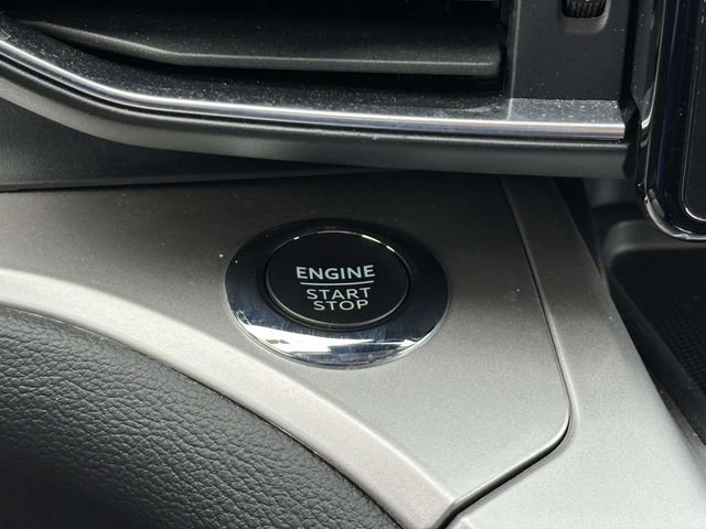 Used 2022 Ford Explorer XLT w/ Equipment Group 202A image 21