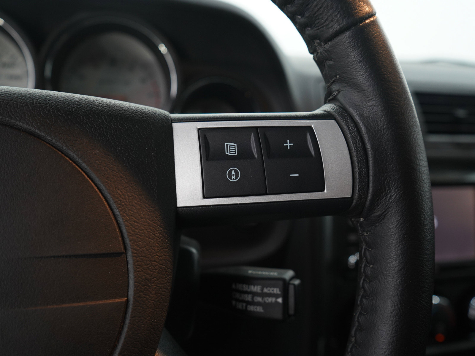 Used 2008 Dodge Challenger SRT8 RWD image 26