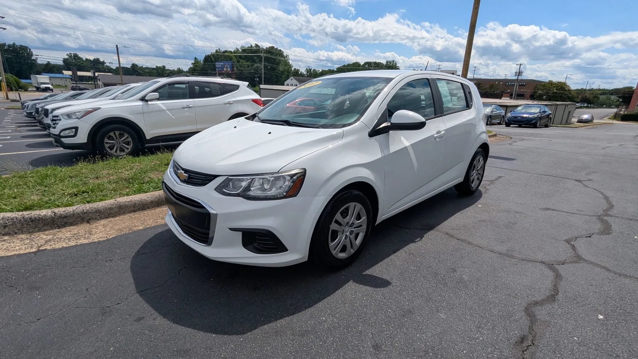 Used 2017 Chevrolet Sonic LT FWD image 3