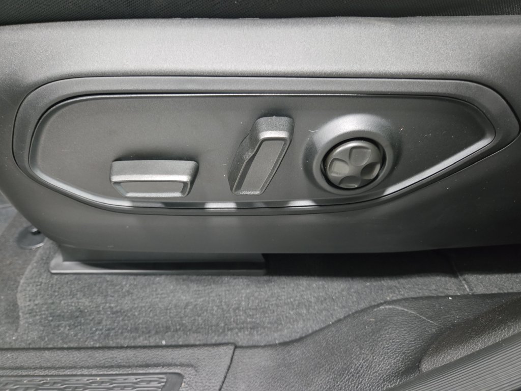 New 2027 Jeep Grand Cherokee Laredo X AWD/4WD image 18