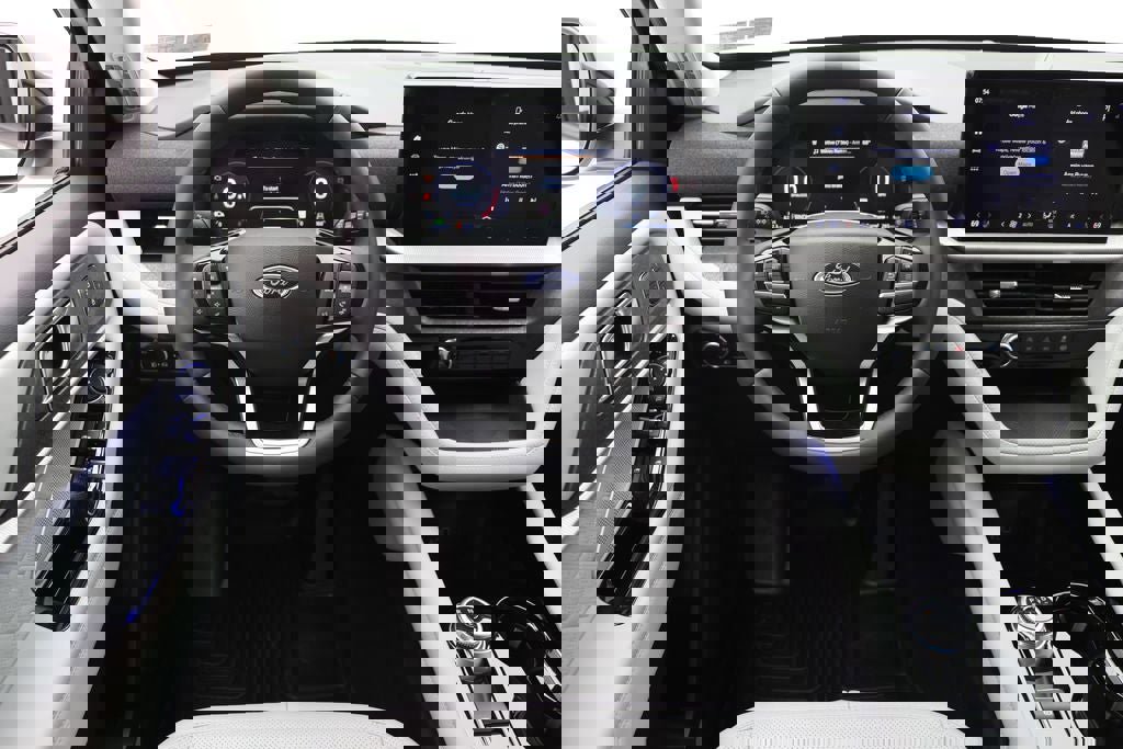 Used 2026 Ford Explorer Platinum w/ LUX Leather Package image 14