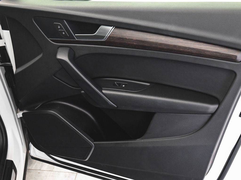 Used 2023 Audi Q5 2.0T Premium w/ Convenience Package image 11