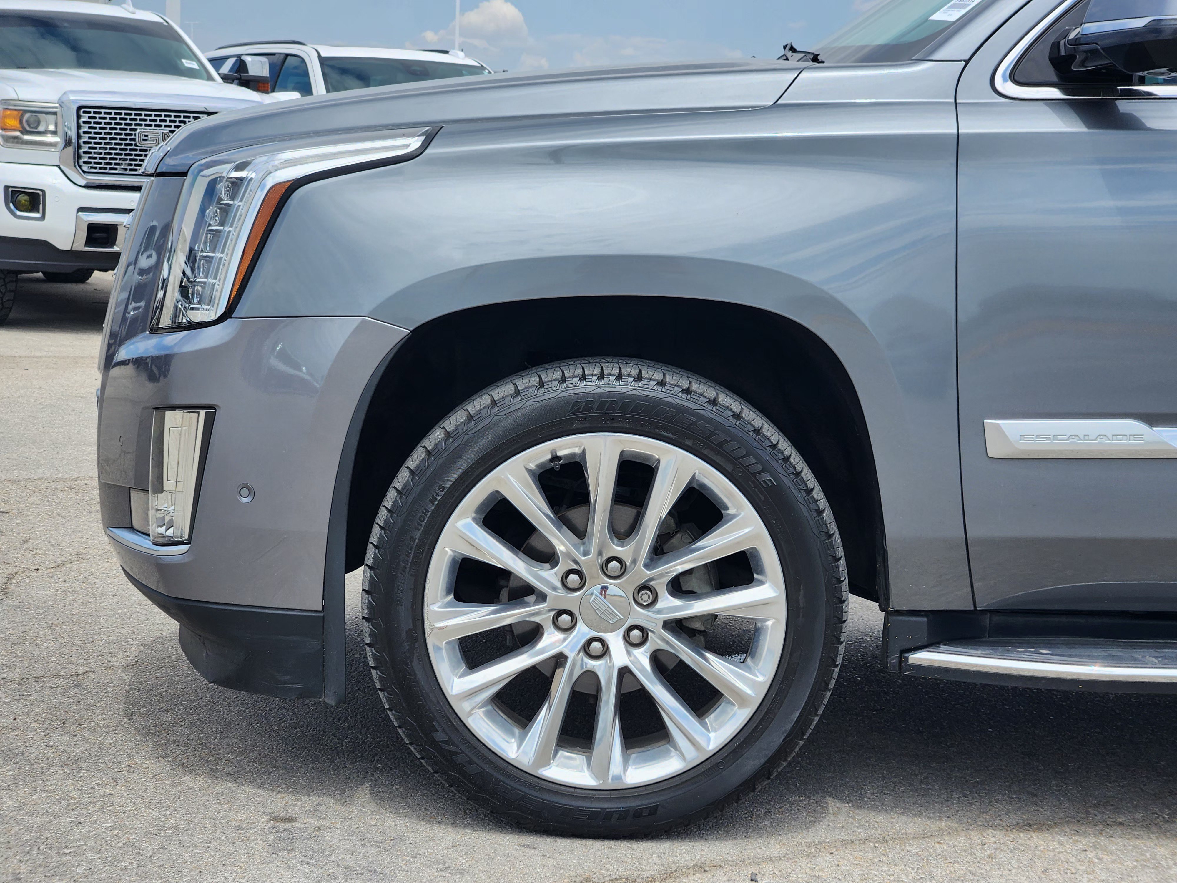 Used 2019 Cadillac Escalade Luxury RWD image 9