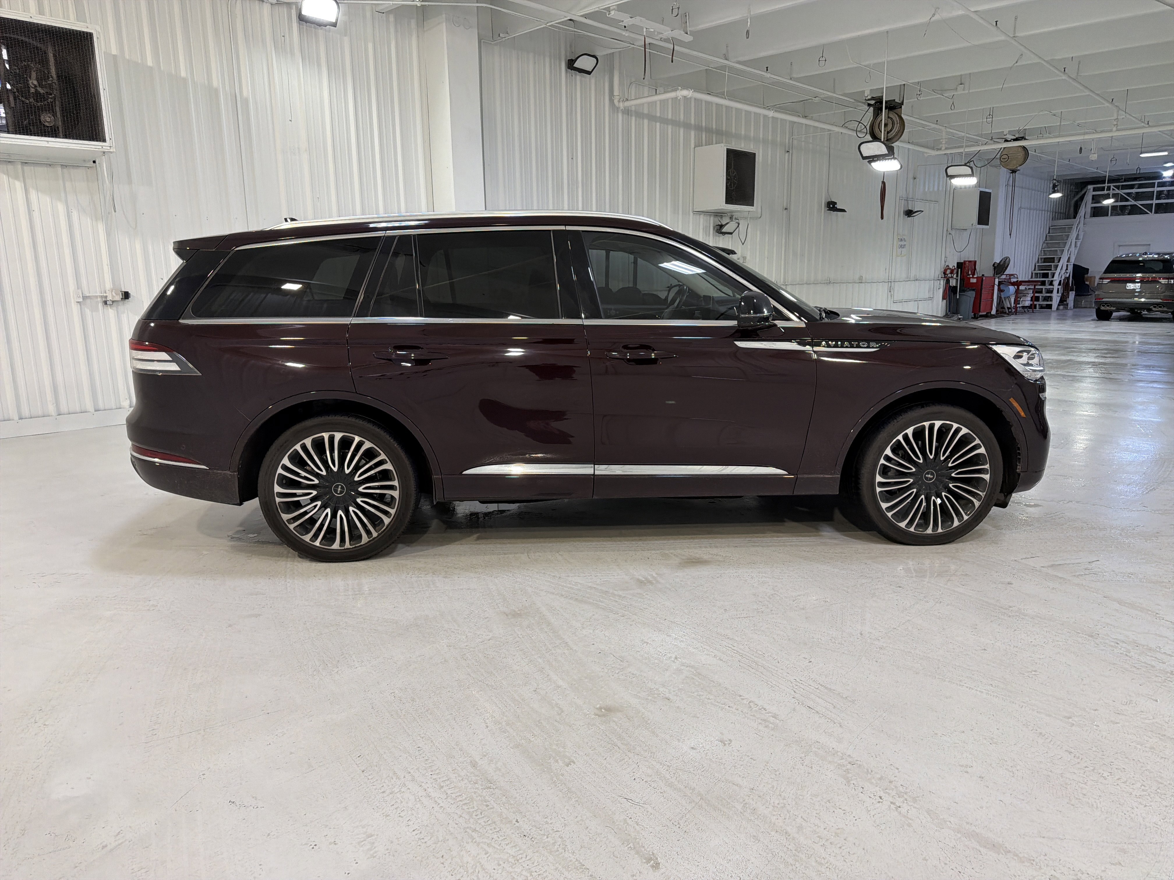 Used 2023 Lincoln Aviator Black Label AWD/4WD image 6