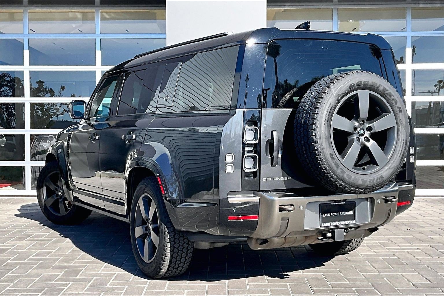 Used 2023 Land Rover Defender 130 X image 12