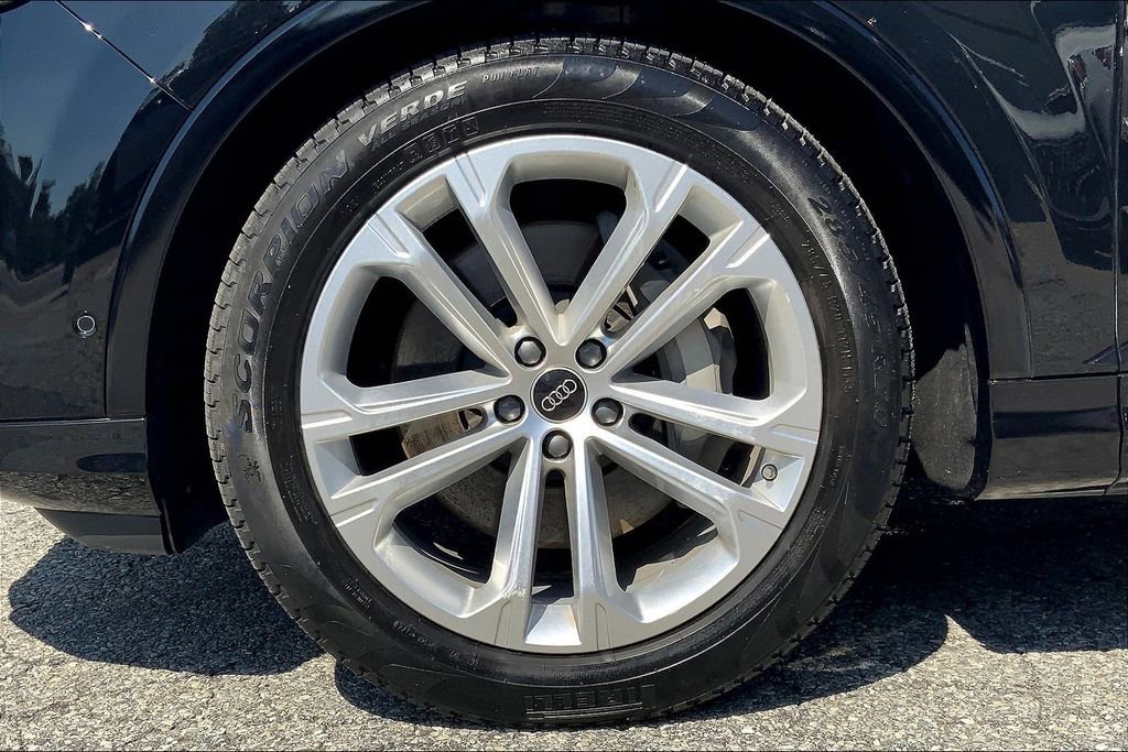 Certified 2025 Audi Q7 3.0T Prestige w/ Prestige Package image 10