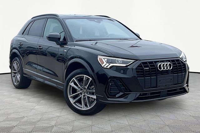 Used 2023 Audi Q3 2.0T Premium Plus w/ Premium Plus Package AWD/4WD image 11