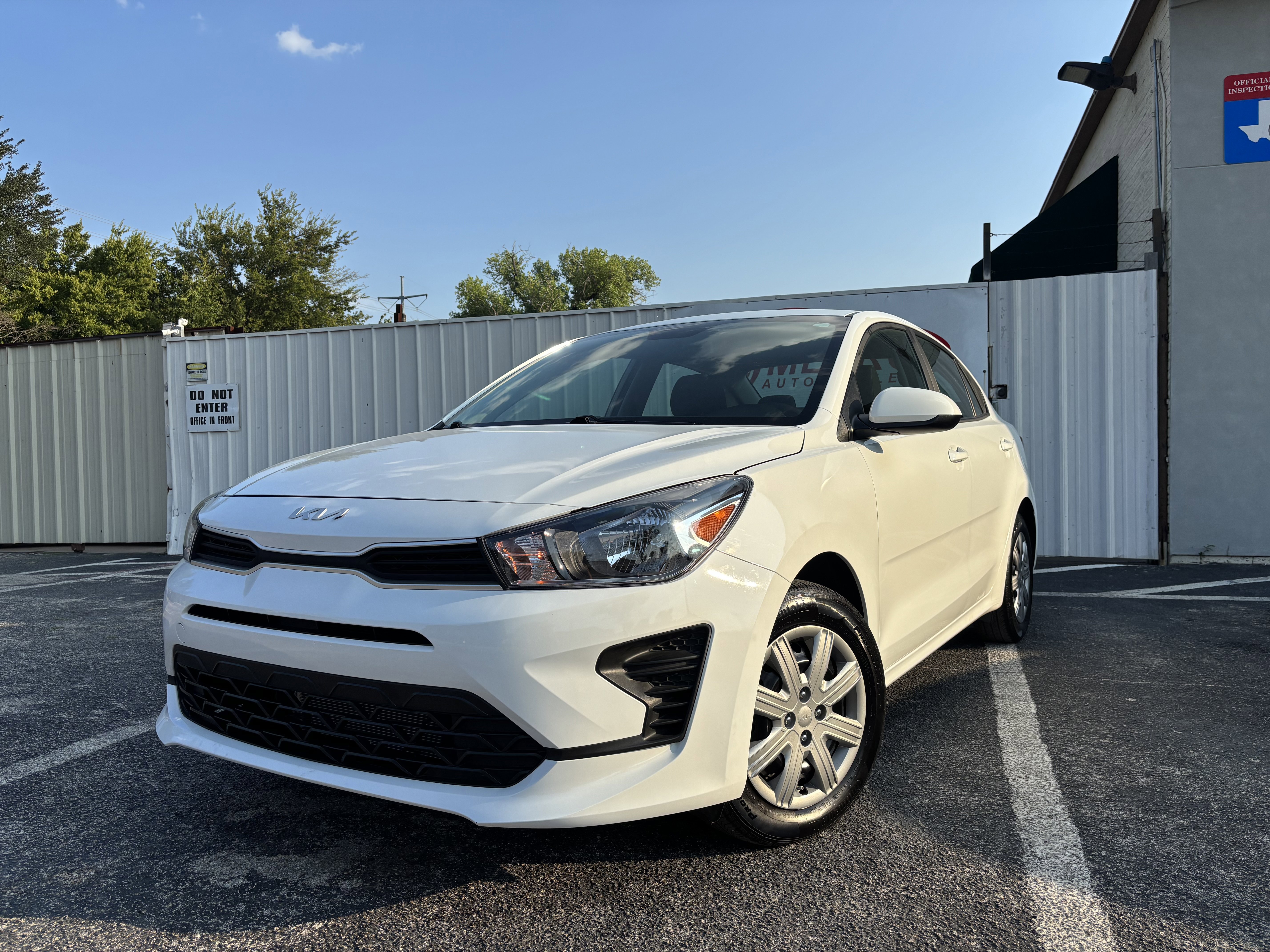Used 2023 Kia Rio LX image 1