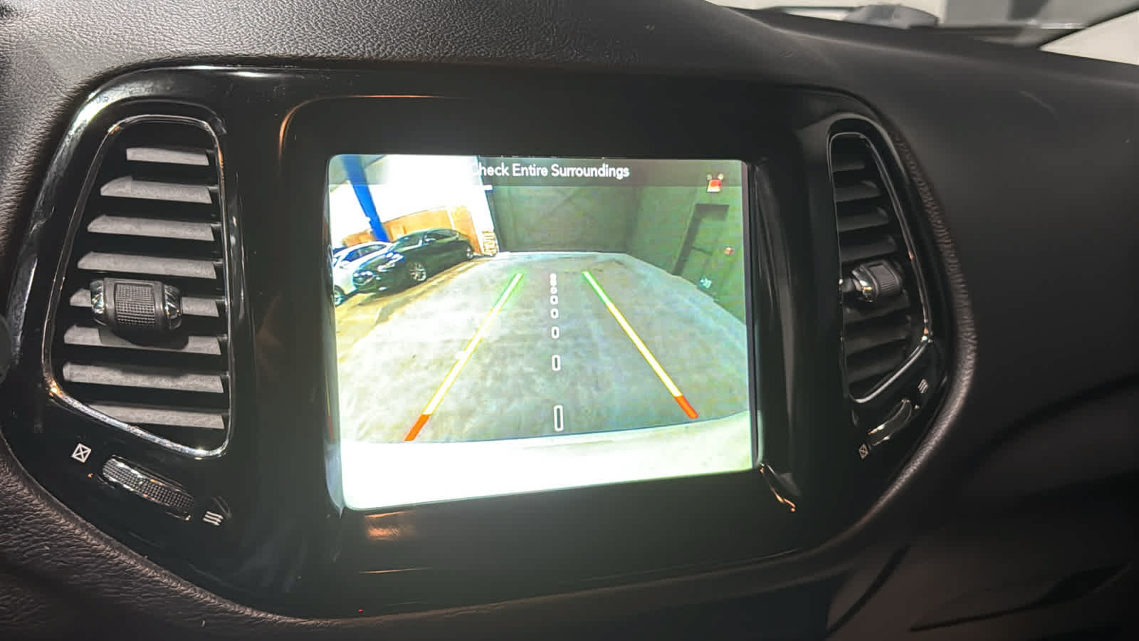 Used 2018 Jeep Compass Limited w/ Navigation Group AWD/4WD image 16