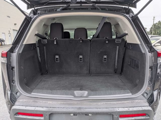 Used 2024 Nissan Pathfinder SV FWD image 12