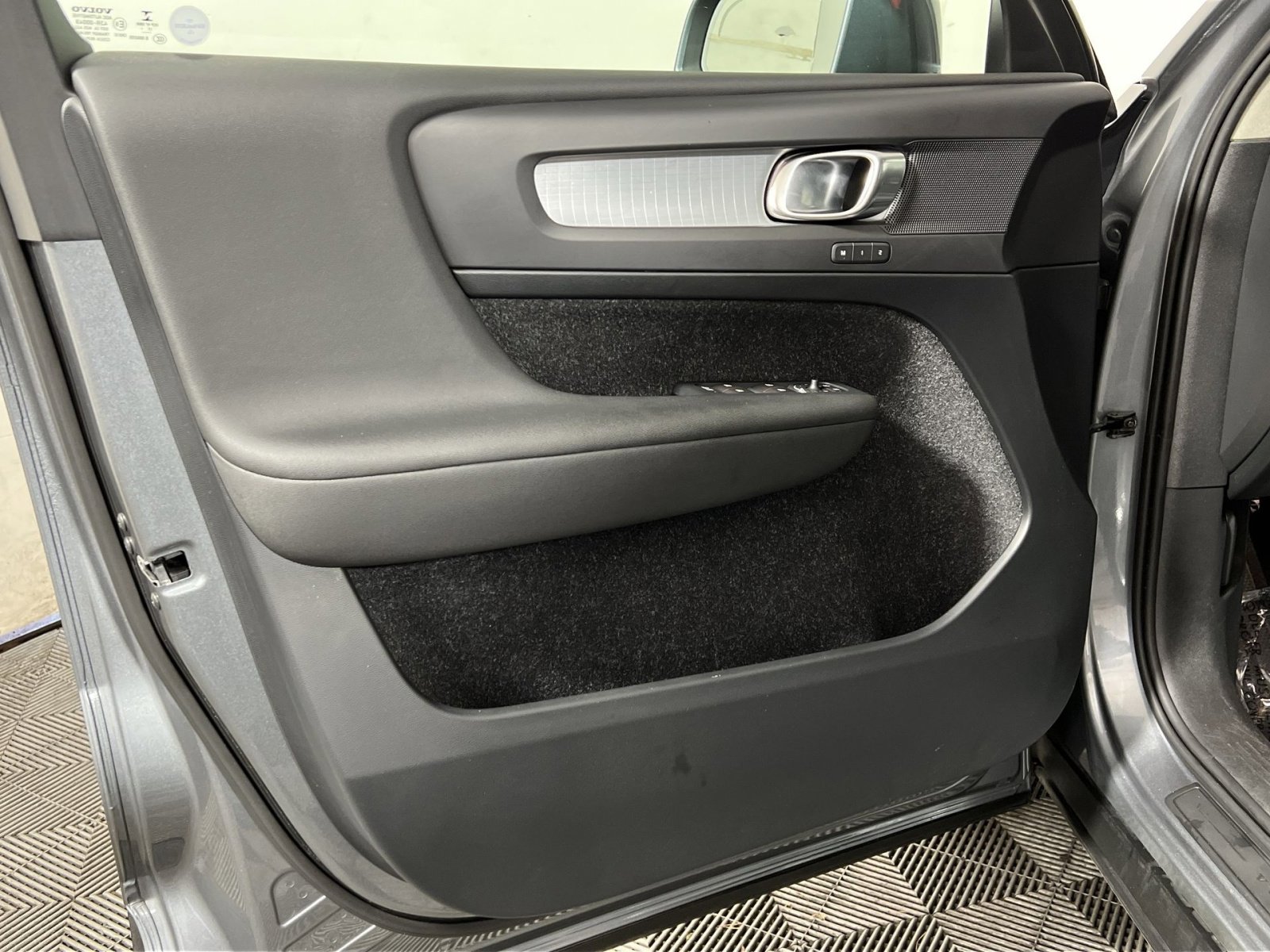 Used 2019 Volvo XC40 T5 Momentum AWD/4WD image 14