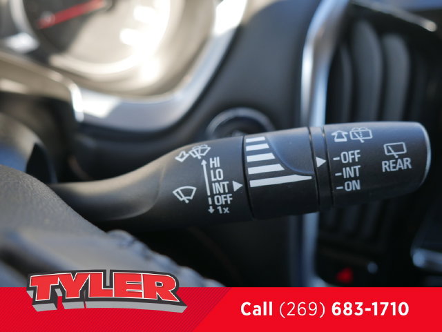 Used 2021 Chevrolet Traverse LT AWD/4WD image 23