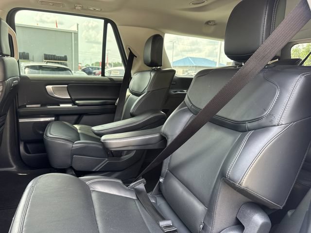 Used 2025 Ford Expedition Max Platinum AWD/4WD image 11