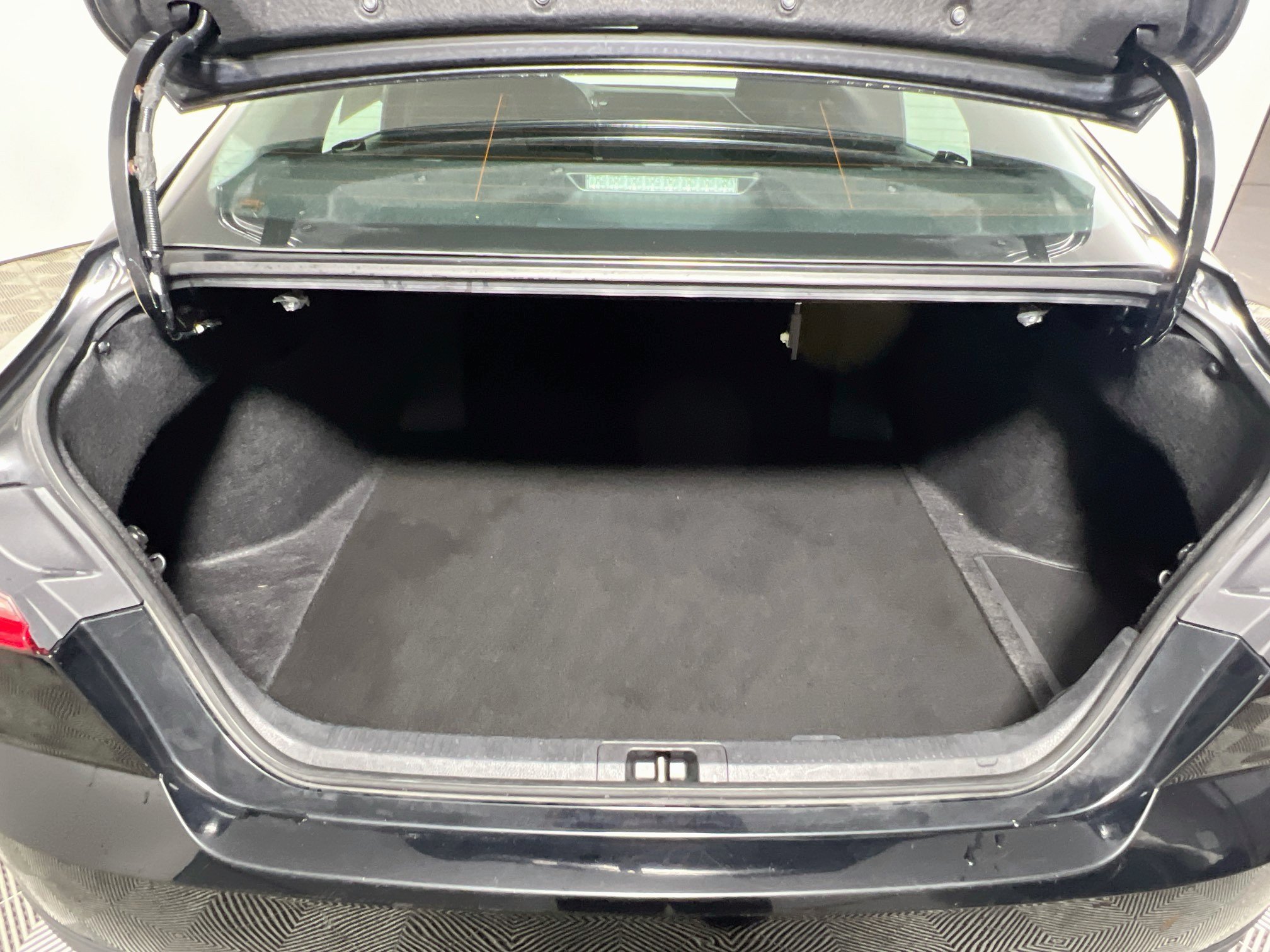 Used 2025 Toyota Camry LE FWD image 33
