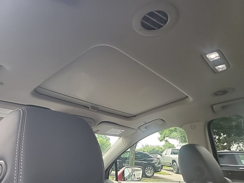 Used 2021 Buick Enclave Essence w/ Sport Touring Edition FWD image 8