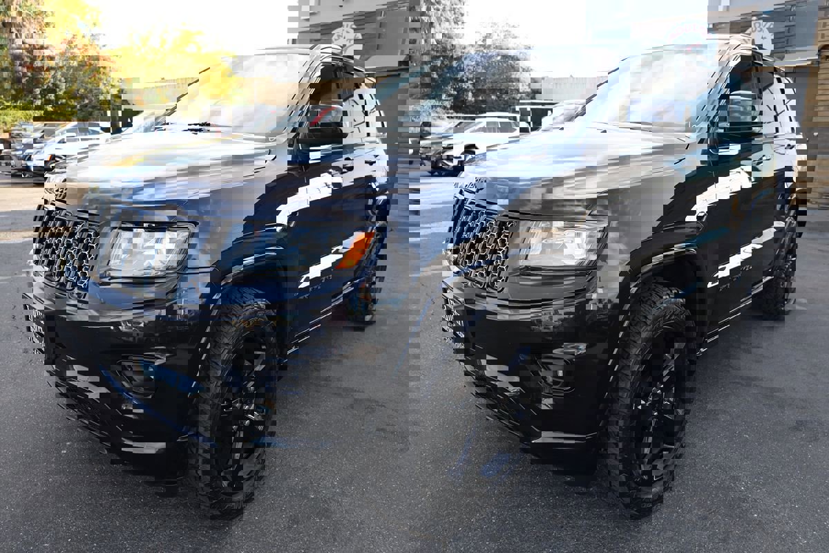 Used 2015 Jeep Grand Cherokee Altitude image 37