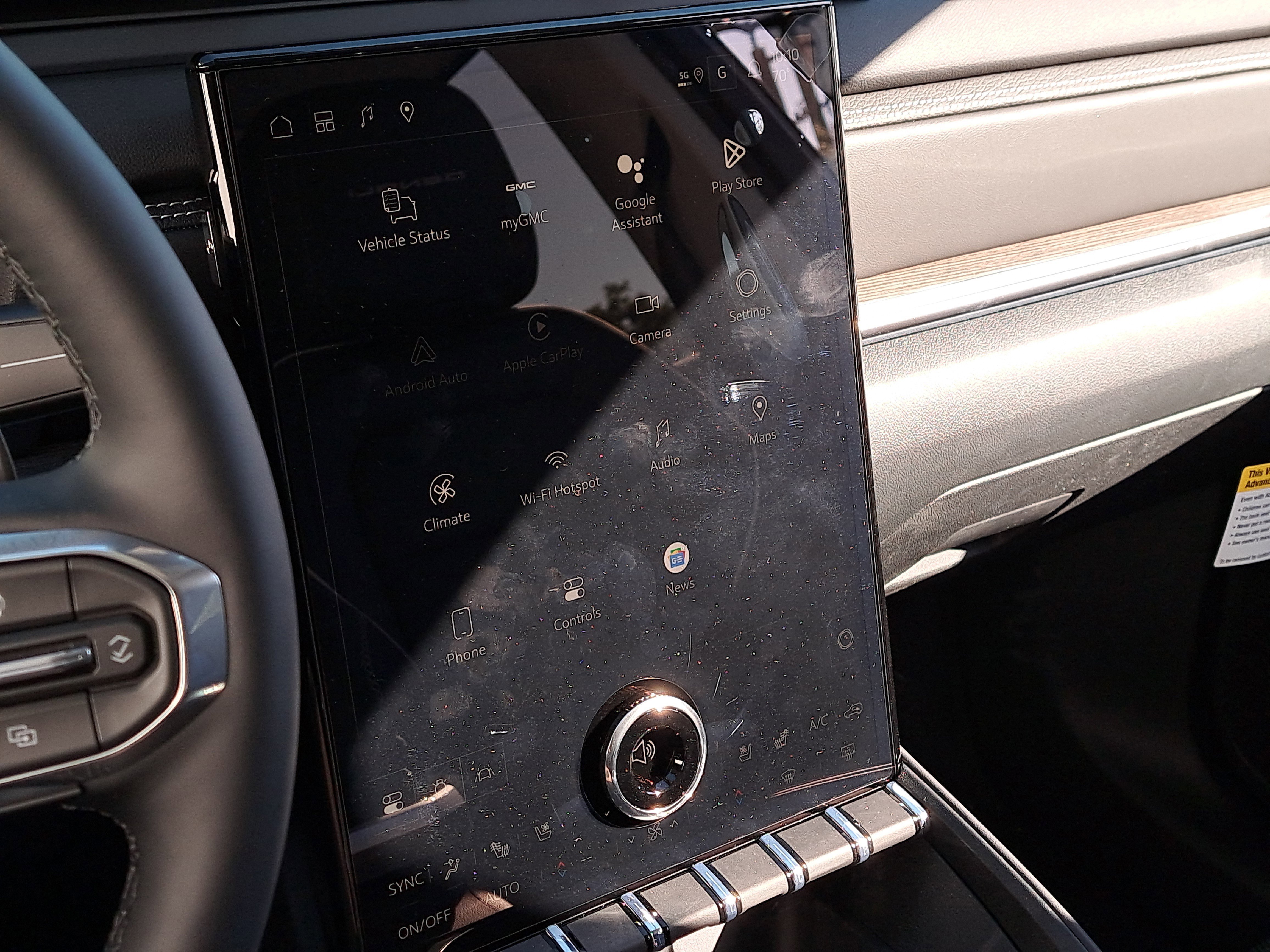 New 2026 GMC Terrain Denali w/ LPO, Black Badging Package image 29